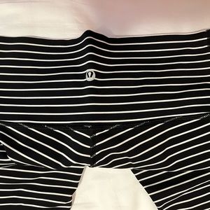 Tight cropped leggings w stripes